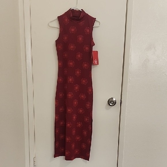 Red Sleeveless Sheath Dress with Mock Neck for Cocktail - Picture 1 of 5